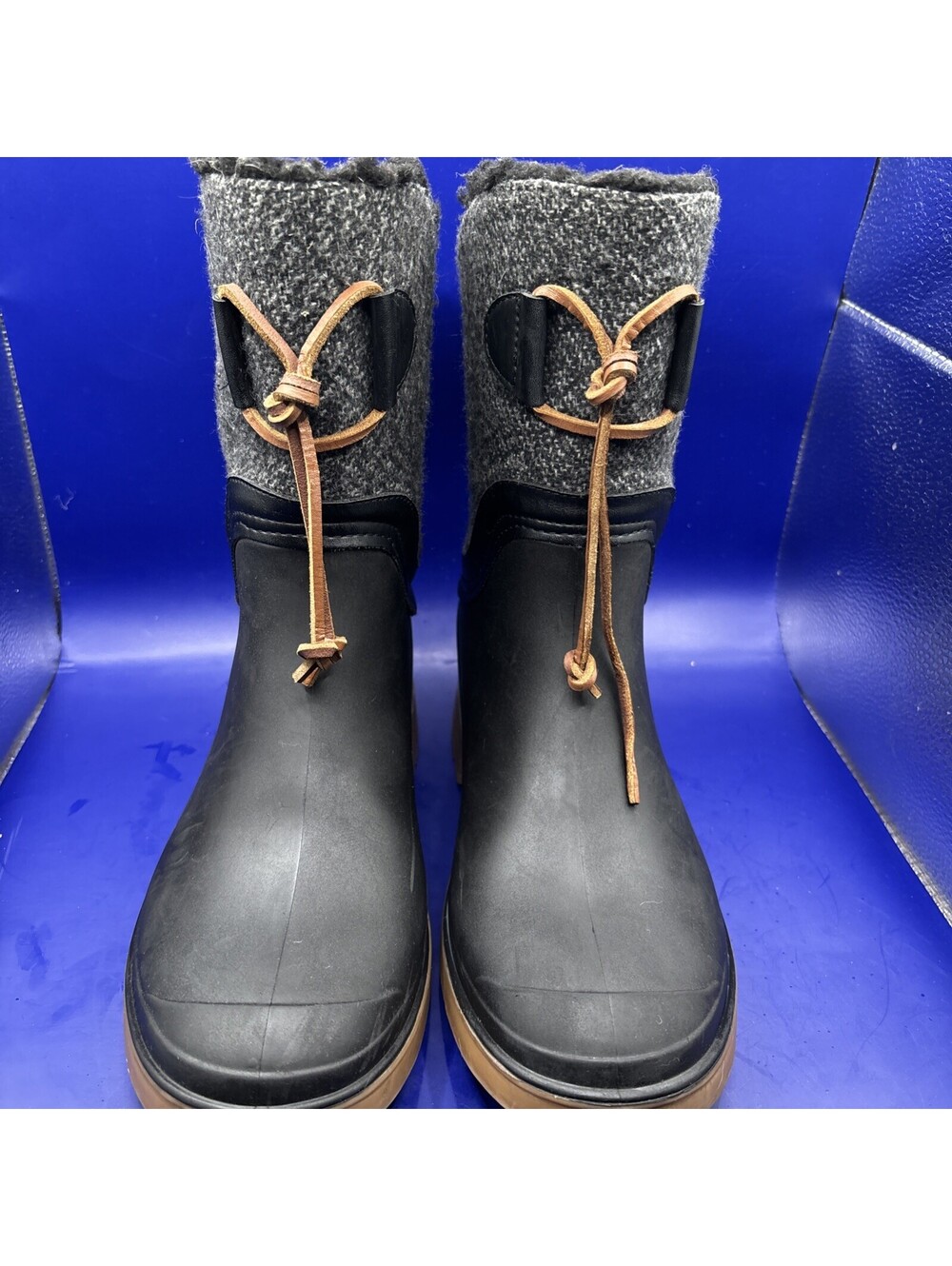 Sorel Women's Winter Boots Black and Gray Size 9